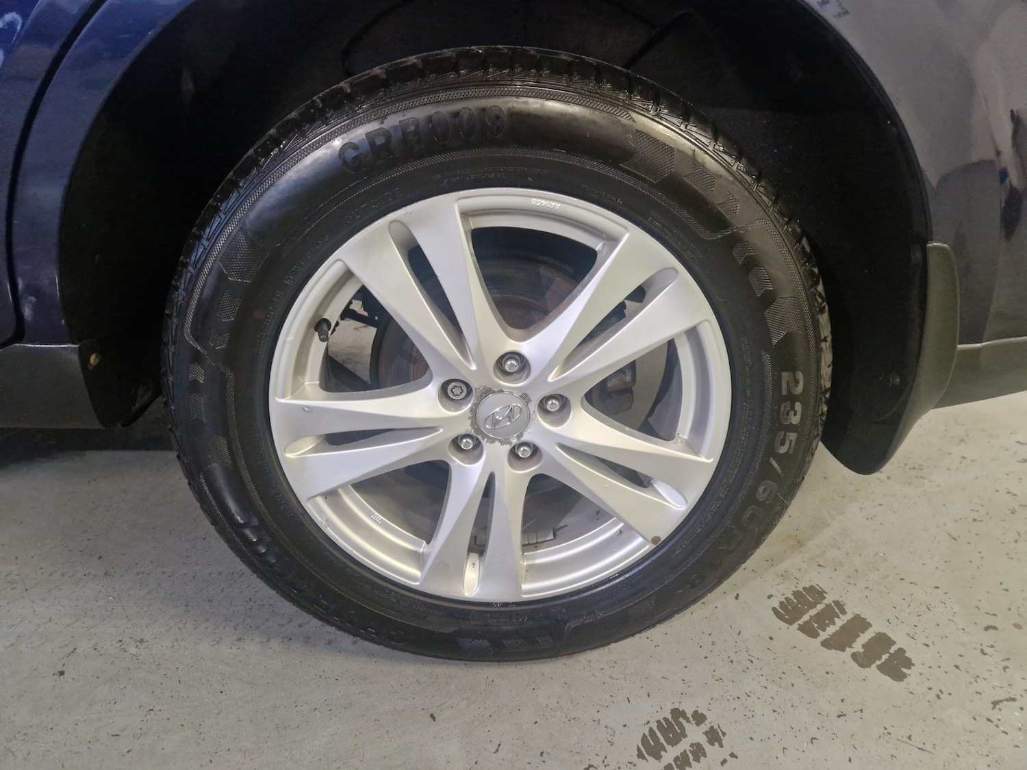 Used Hyundai Santa Fe 2011 for sale - 76170412: Photo 11