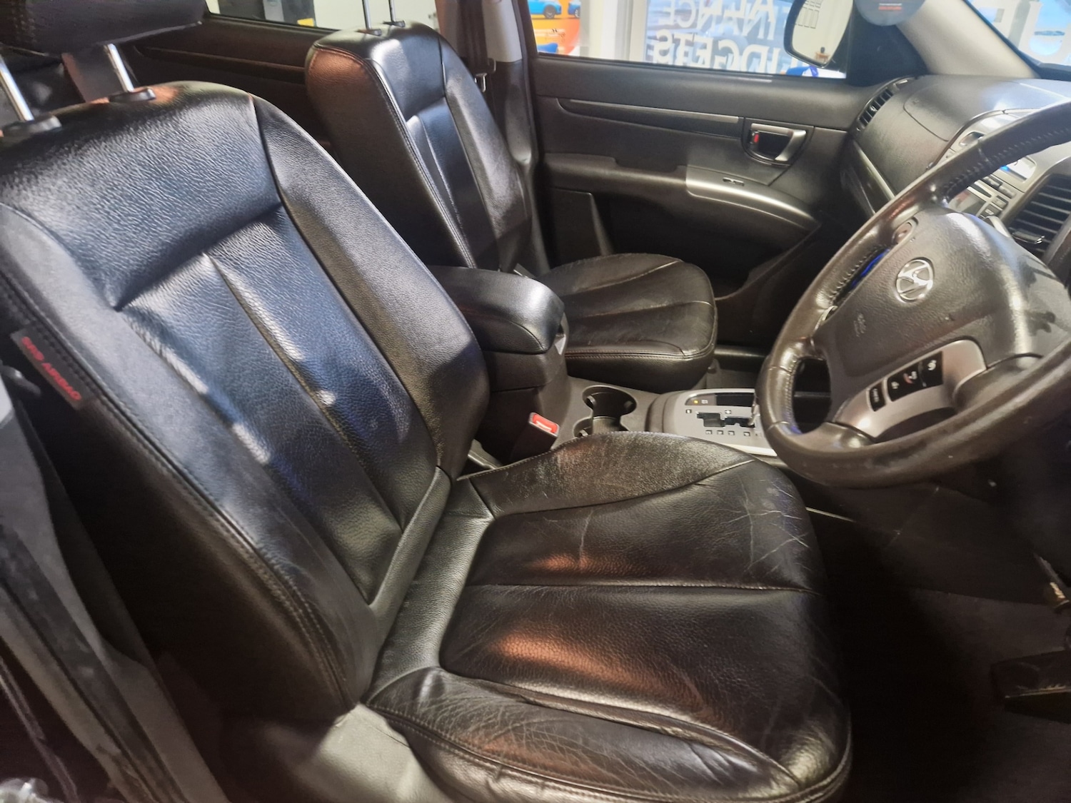 Used Hyundai Santa Fe 2011 for sale - 76170412: Photo 15