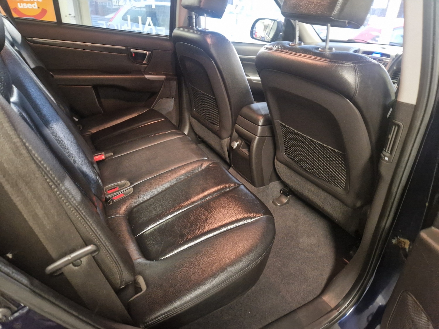 Used Hyundai Santa Fe 2011 for sale - 76170412: Photo 16