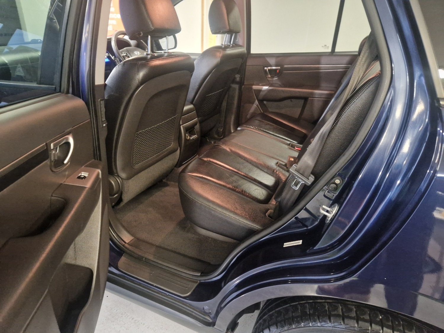 Used Hyundai Santa Fe 2011 for sale - 76170412: Photo 18