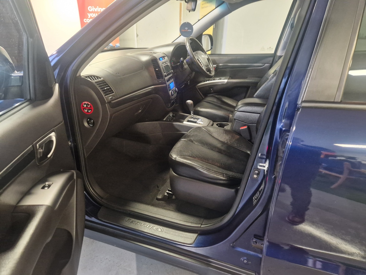 Used Hyundai Santa Fe 2011 for sale - 76170412: Photo 19