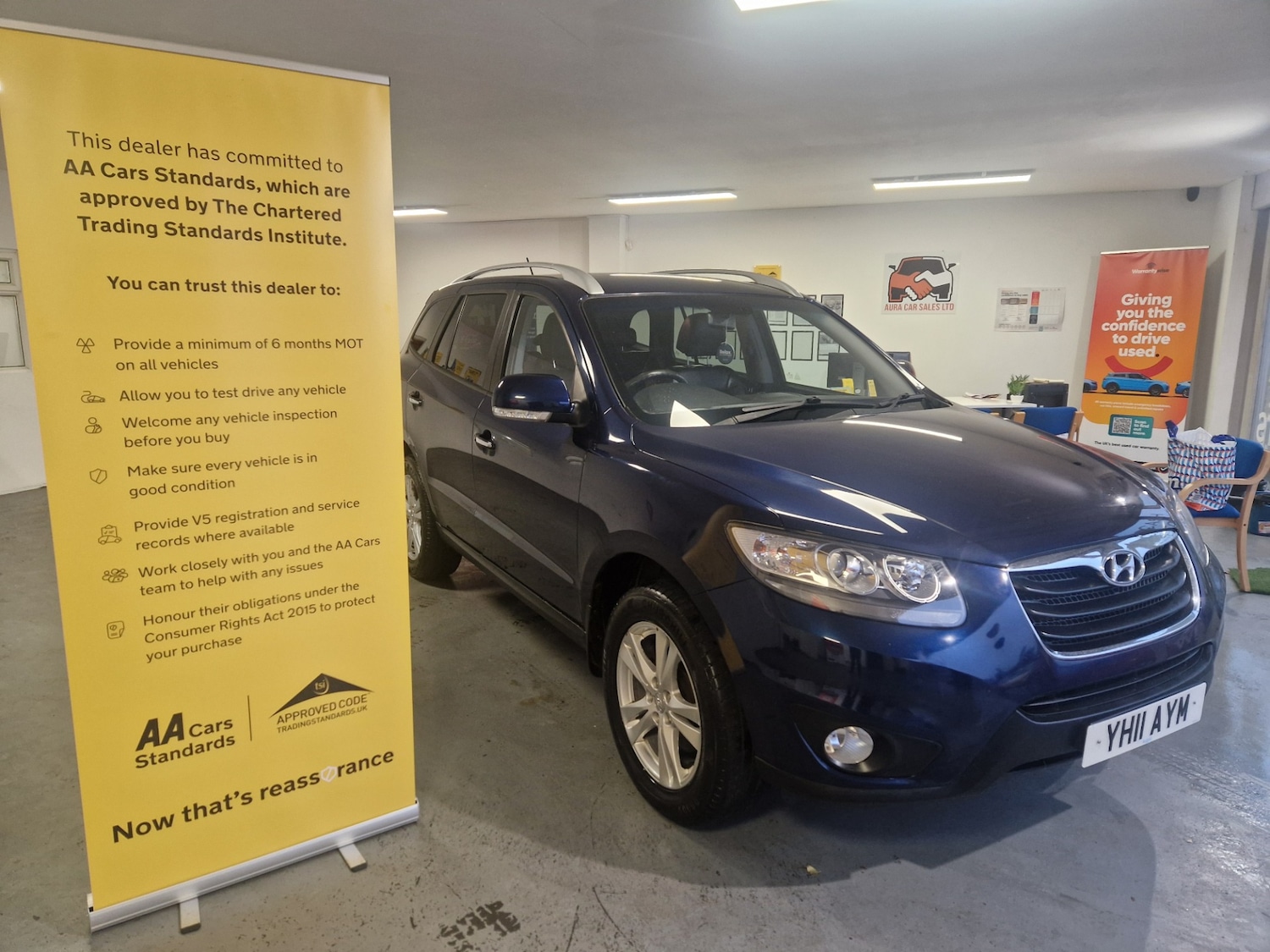 Used Hyundai Santa Fe 2011 for sale - 76170412: Photo 2