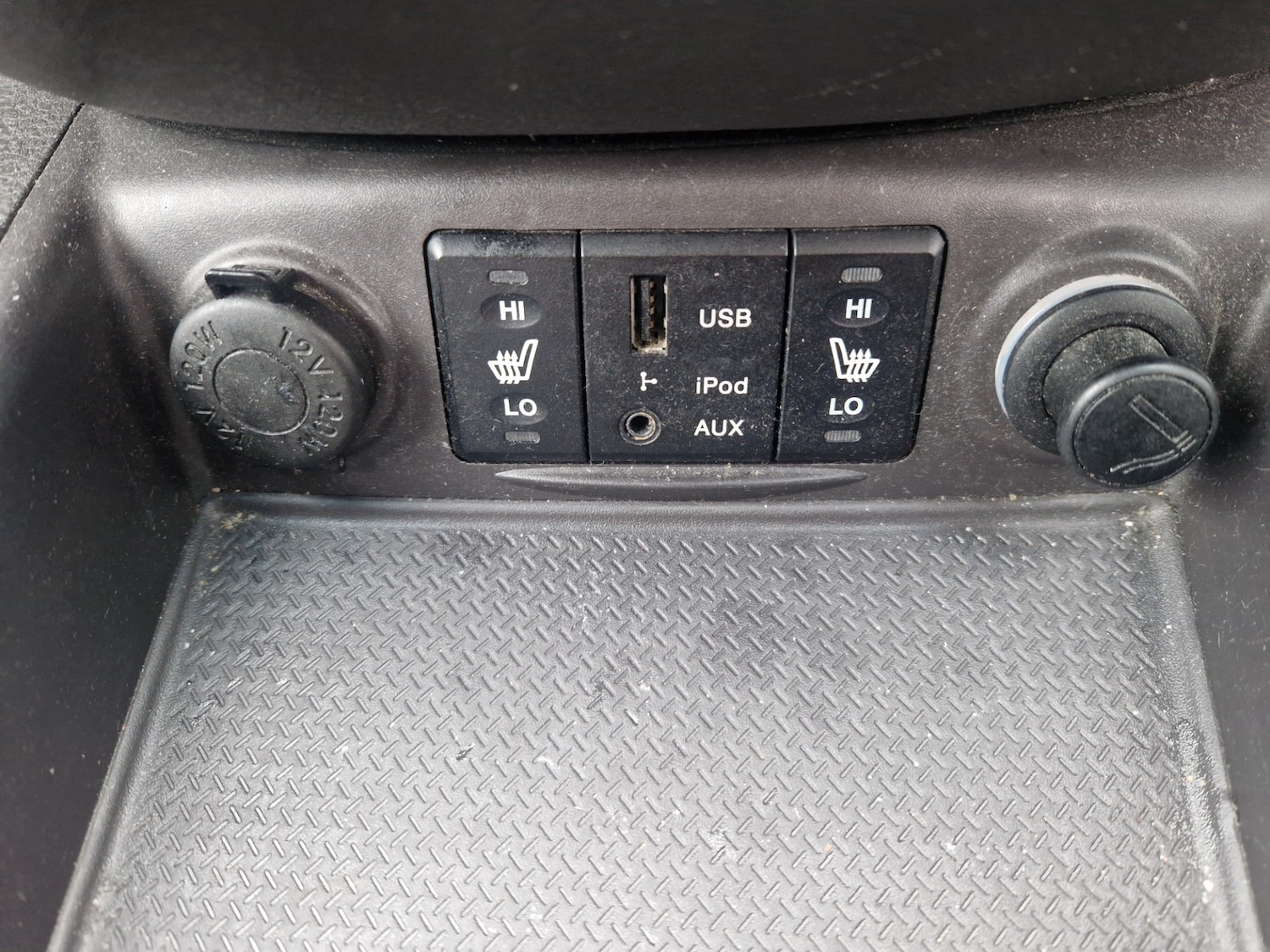 Used Hyundai Santa Fe 2011 for sale - 76170412: Photo 21