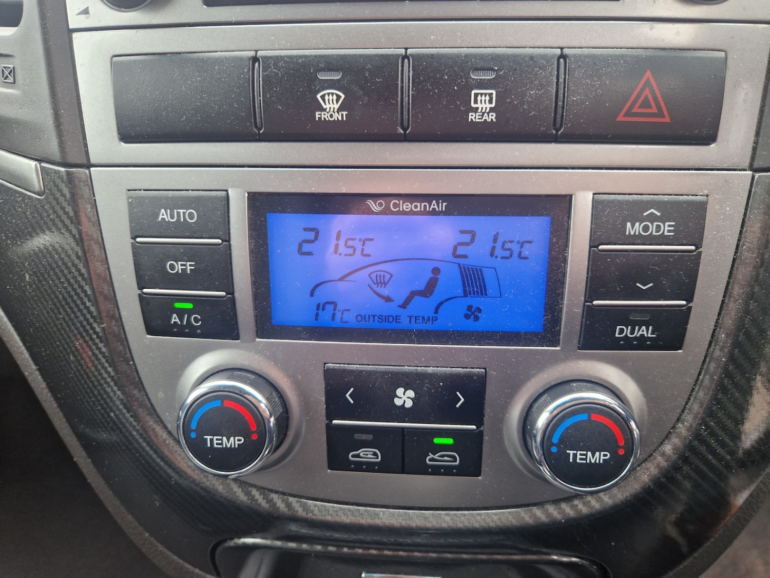 Used Hyundai Santa Fe 2011 for sale - 76170412: Photo 25