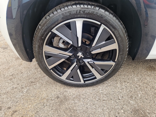 Used Peugeot 208 2021 for sale - 76232658: Photo 12