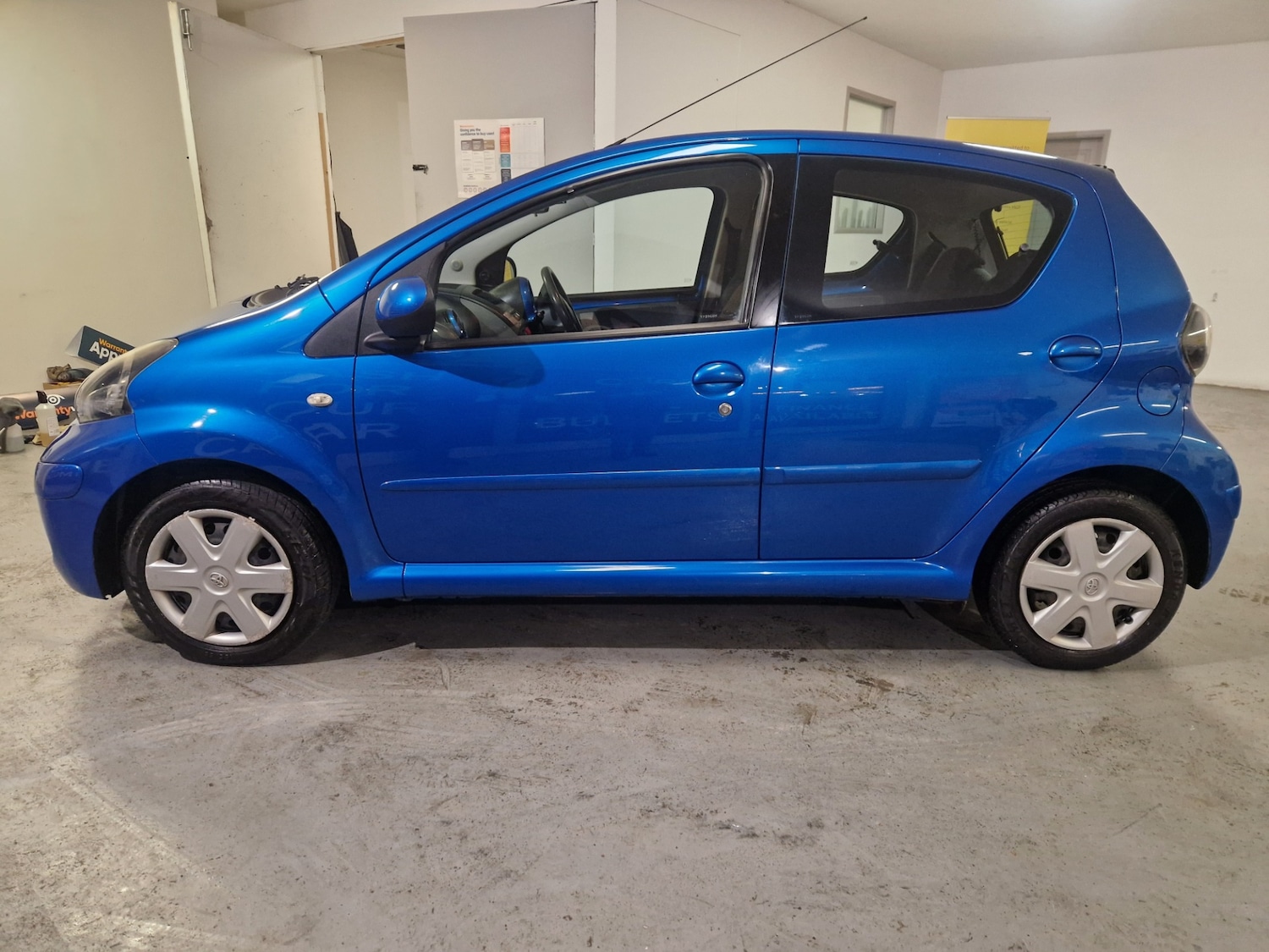 Used Toyota AYGO 2009 for sale - 77208808: Photo 4