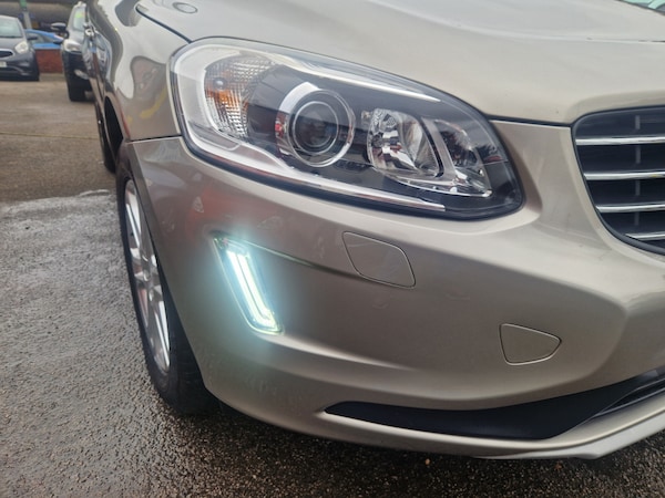 Used Volvo XC60 2014 for sale - 76262842: Photo 10