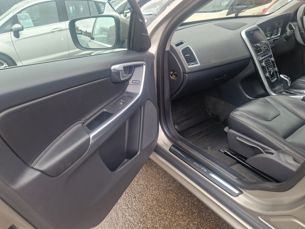 Used Volvo XC60 2014 for sale - 76262842: Photo 20
