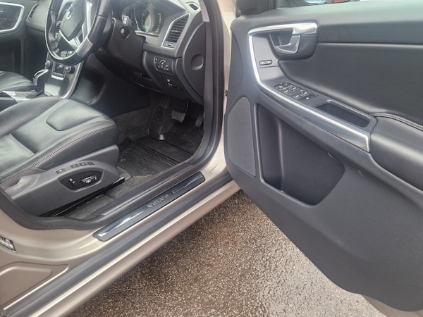Used Volvo XC60 2014 for sale - 76262842: Photo 37