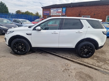 Used Land Rover Discovery Sport 2016 for sale - 75572634: Photo