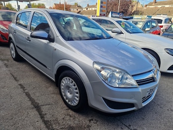 Vauxhall - Astra