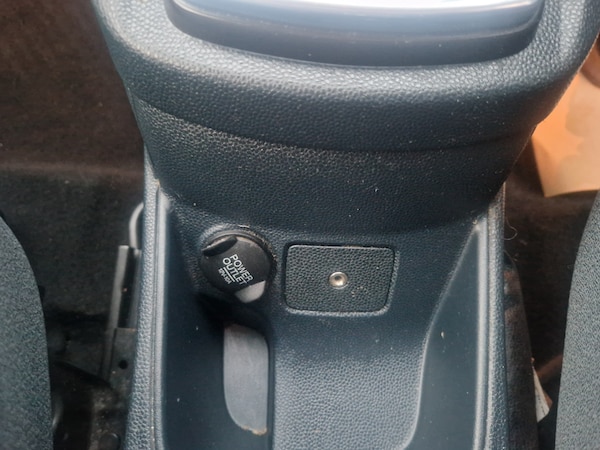 Used Ford Fiesta 2010 for sale - 76332149: Photo 32