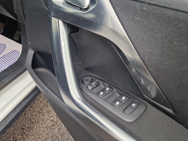 Used Peugeot 2008 2014 for sale - 75690692: Photo 28