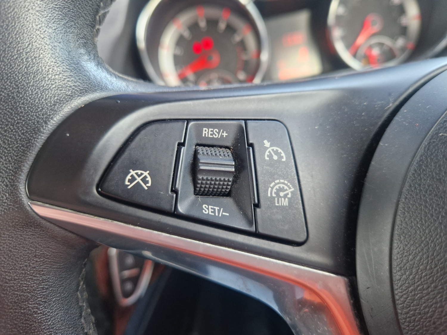 Used Vauxhall ADAM 2013 for sale - 76832049: Photo 16