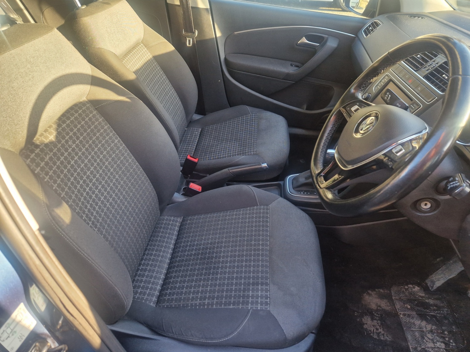 Used Volkswagen Polo 2017 for sale - 76602735: Photo 8