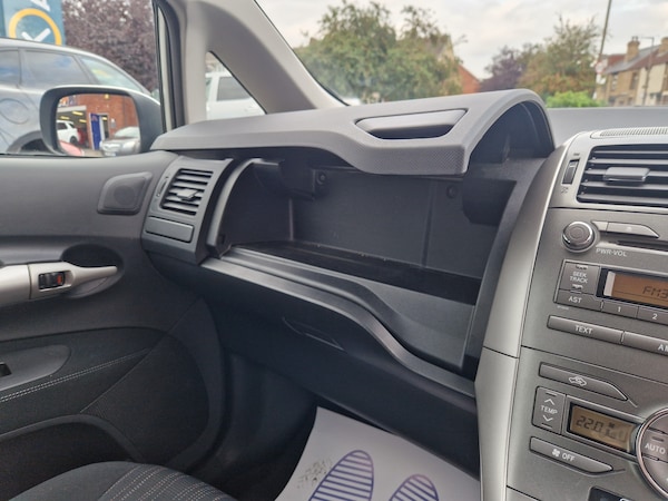 Used Toyota Auris 2009 for sale - 75736339: Photo 37