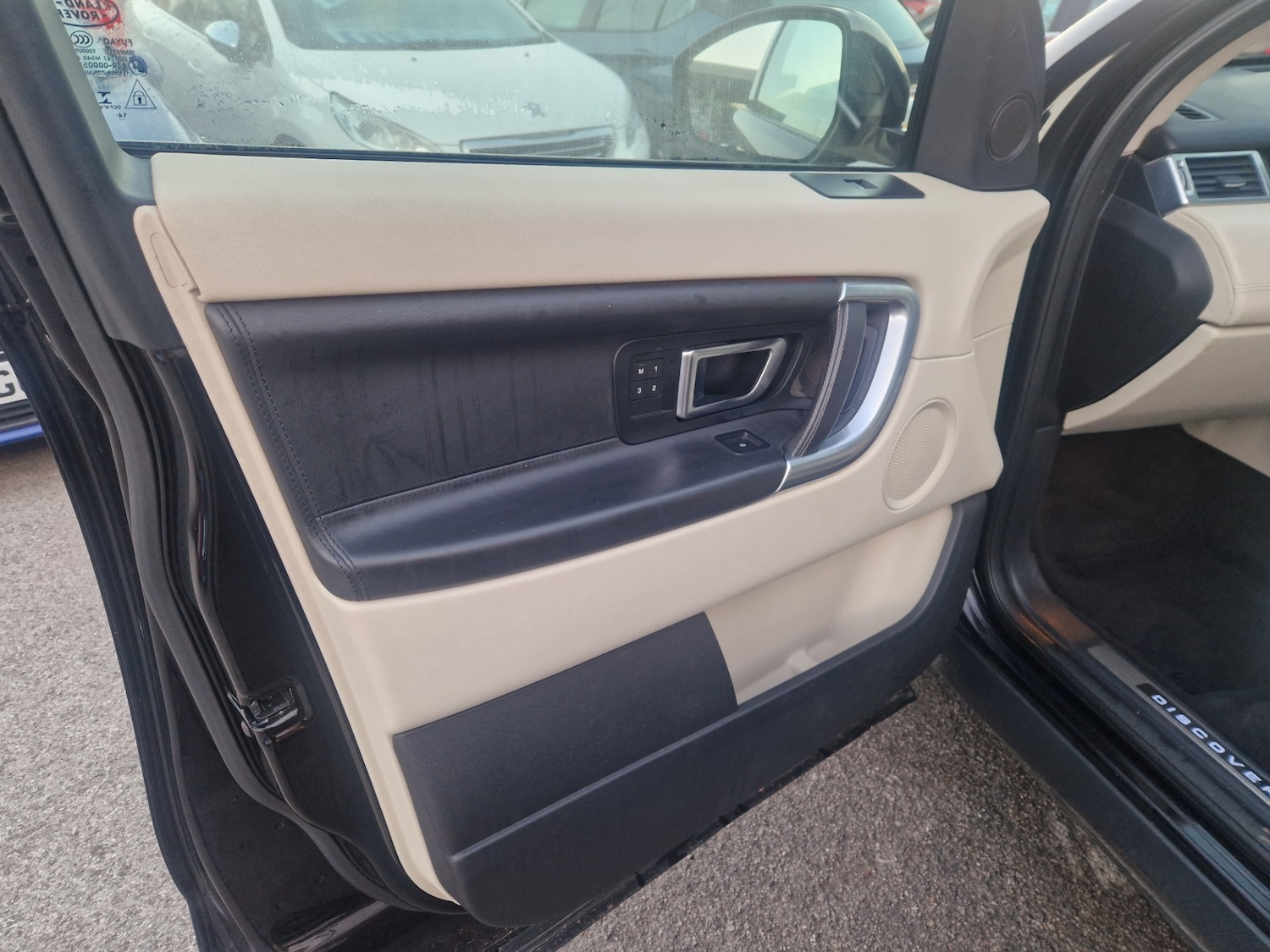 Used Land Rover Discovery Sport 2015 for sale - 76578379: Photo 13