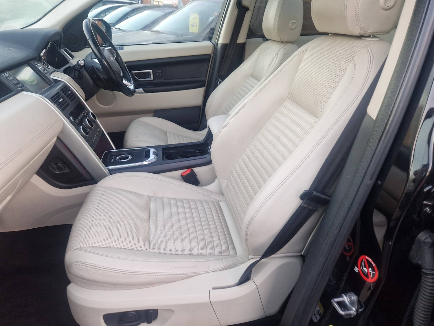 Used Land Rover Discovery Sport 2015 for sale - 76578379: Photo 14