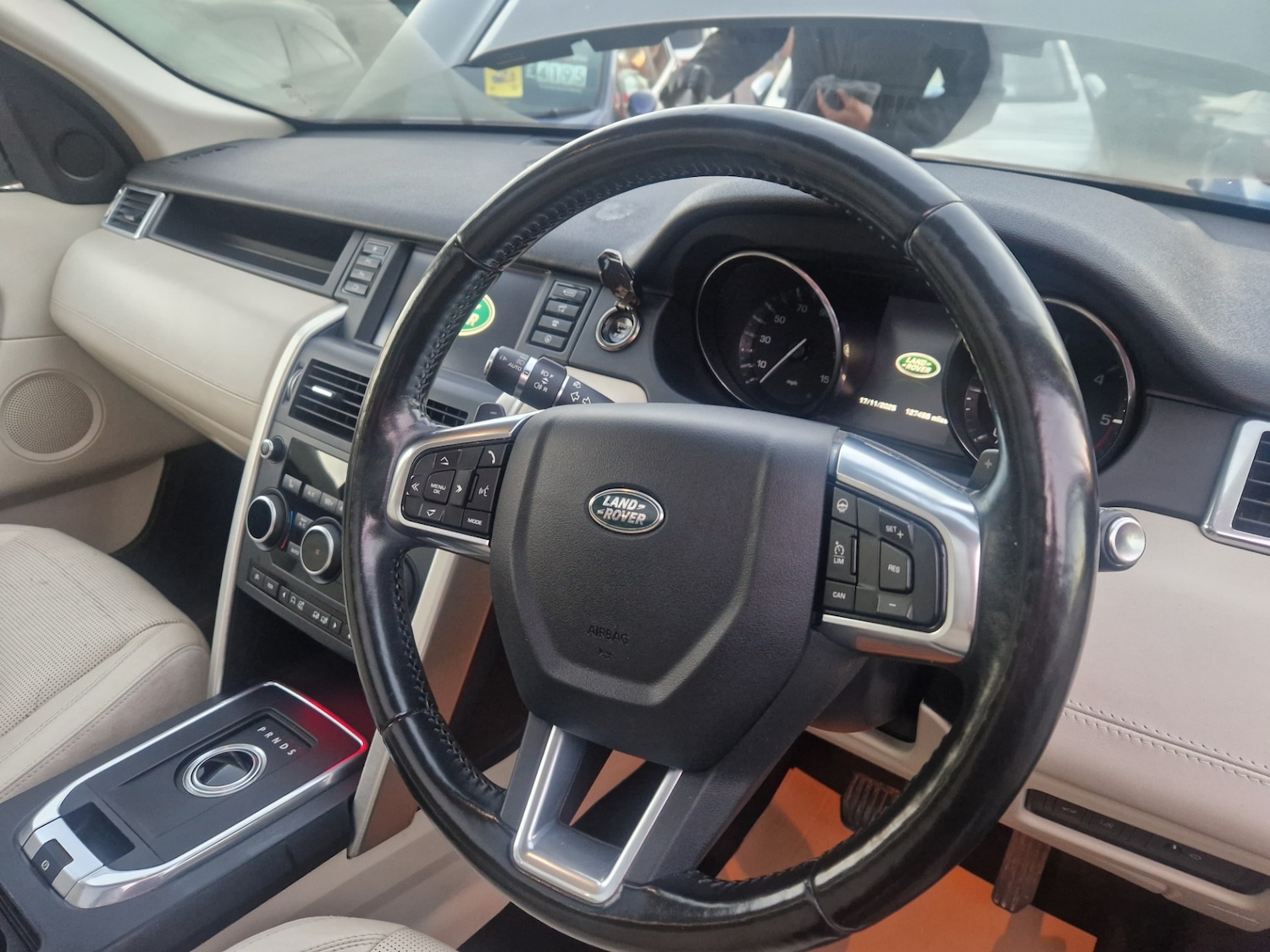 Used Land Rover Discovery Sport 2015 for sale - 76578379: Photo 26