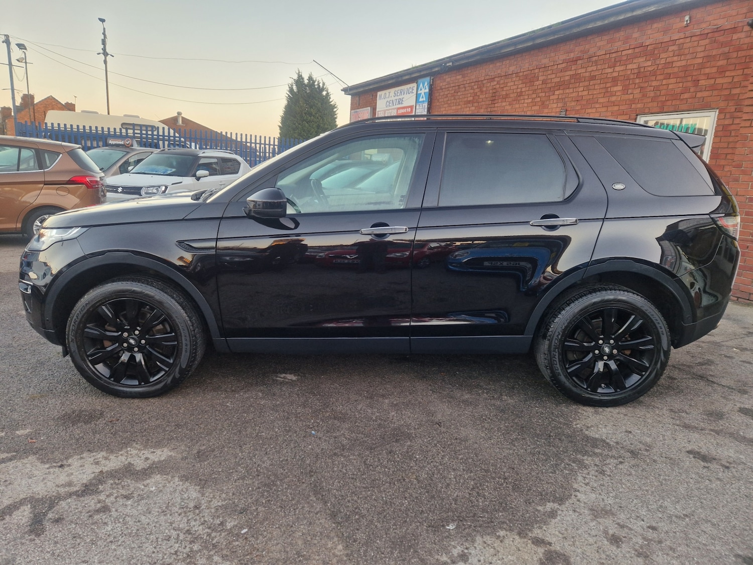 Used Land Rover Discovery Sport 2015 for sale - 76578379: Photo 4