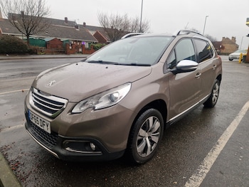 Used Peugeot 2008 2015 for sale - 77339656: Photo