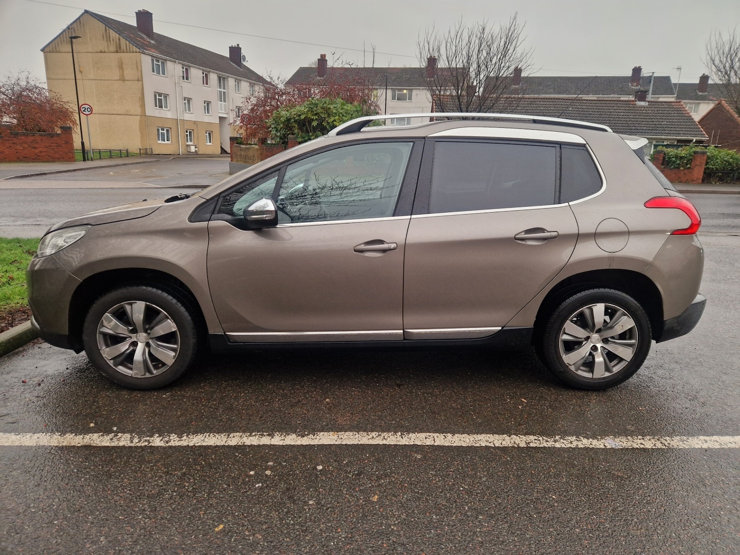 Used Peugeot 2008 2015 for sale - 77339656: Photo 4
