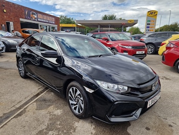 Used Honda Civic 2018 for sale - 75690139: Photo