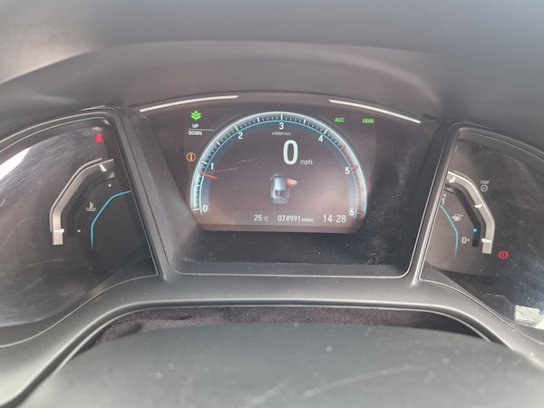 Used Honda Civic 2018 for sale - 75690139: Photo 31