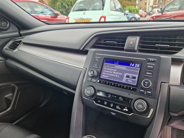 Used Honda Civic 2018 for sale - 75690139: Photo 39