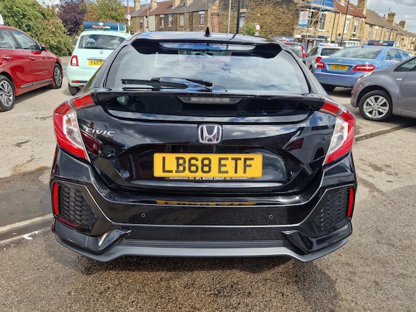 Used Honda Civic 2018 for sale - 75690139: Photo 5