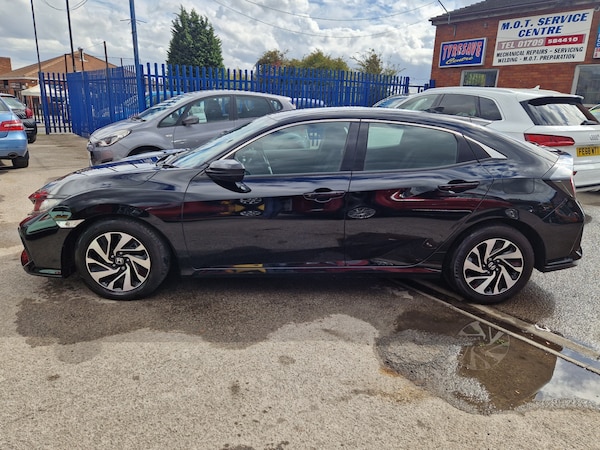 Used Honda Civic 2018 for sale - 75690139: Photo 7