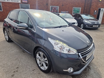 Used Peugeot 208 2015 for sale - 75502245: Photo
