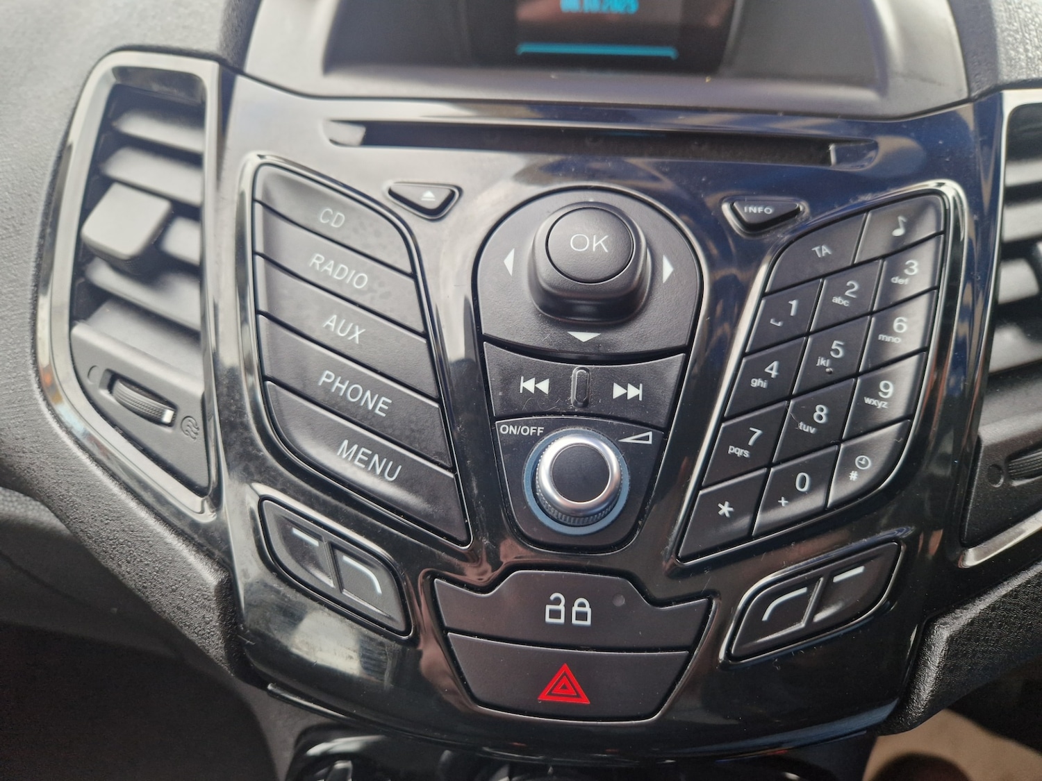 Used Ford Fiesta 2014 for sale - 76205318: Photo 26