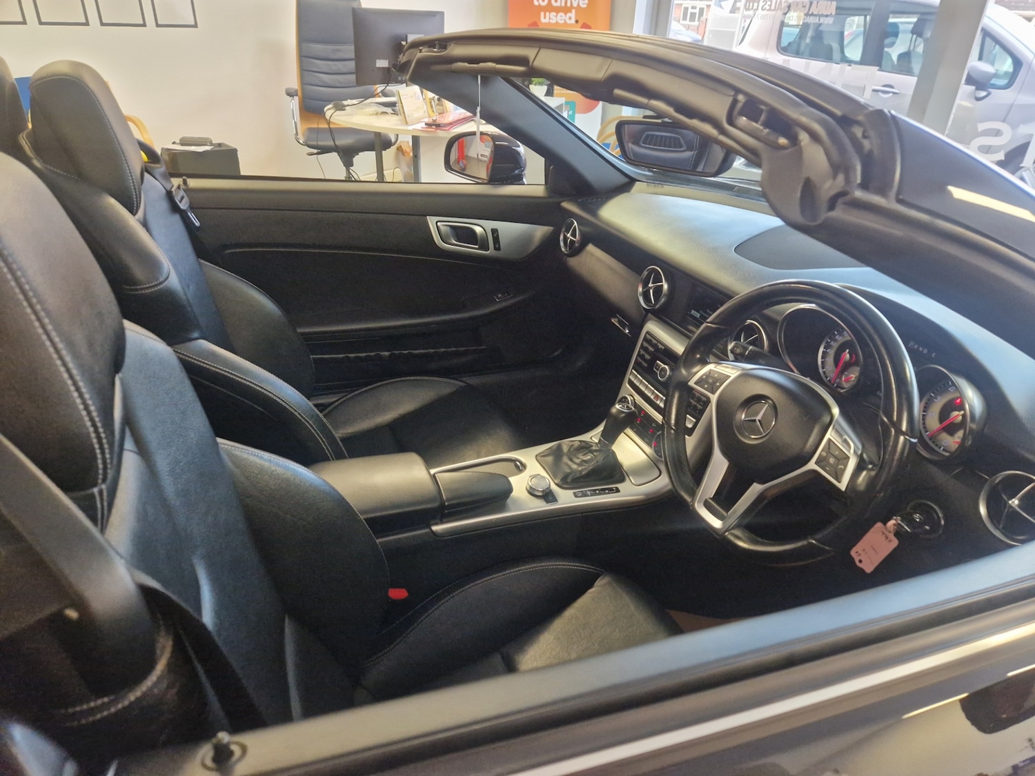 Used Mercedes-Benz SLK 2014 for sale - 76696254: Photo 30