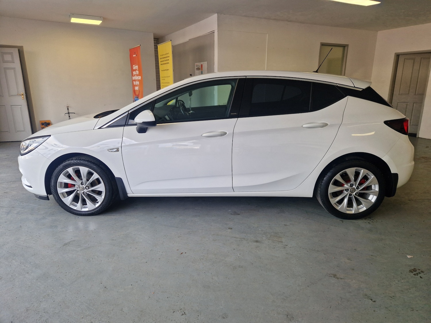 Used Vauxhall Astra 2017 for sale - 76374054: Photo 8