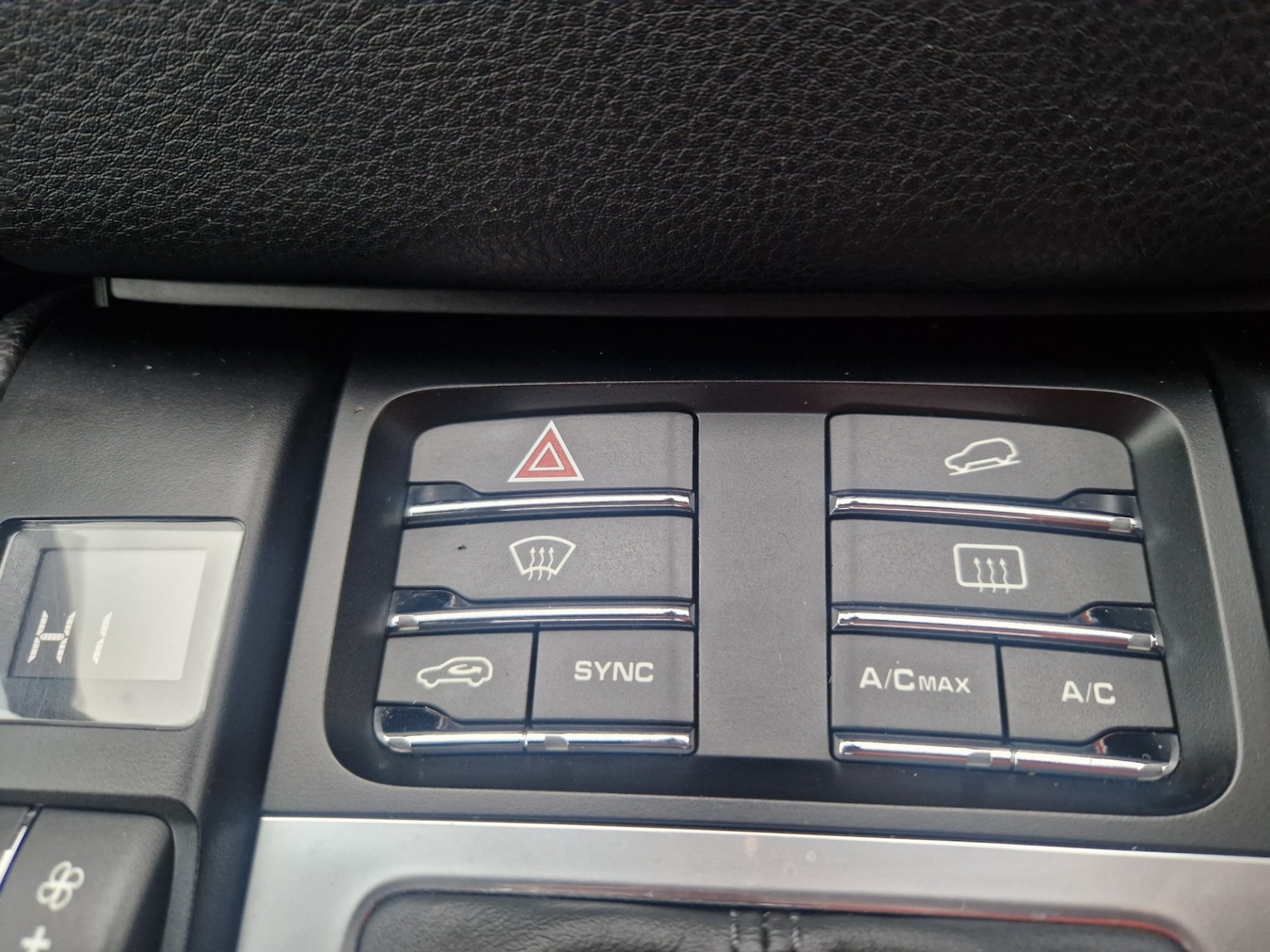 Used Porsche Macan 2015 for sale - 77045344: Photo 41