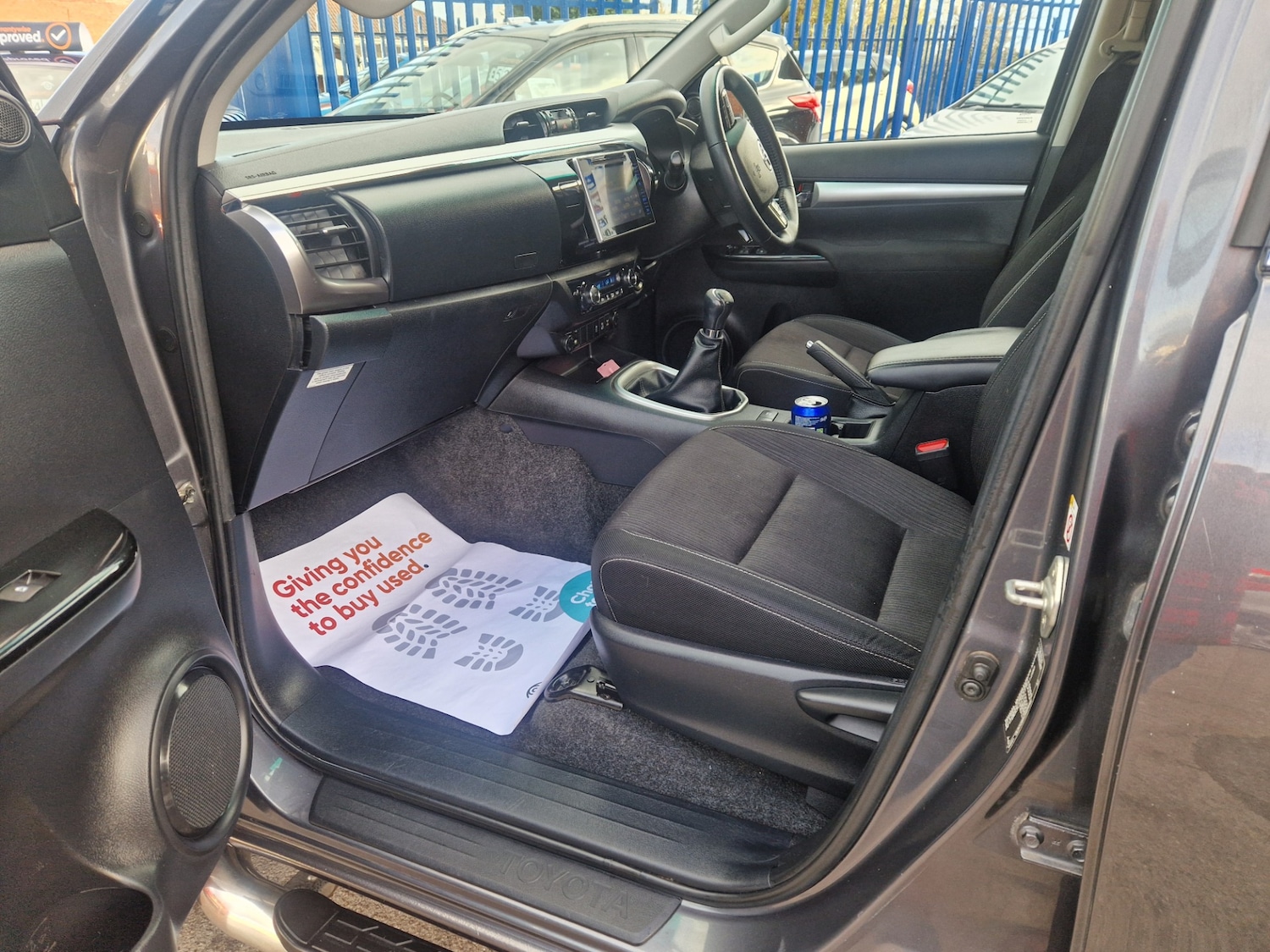 Used Toyota Hilux 2017 for sale - 76366796: Photo 19
