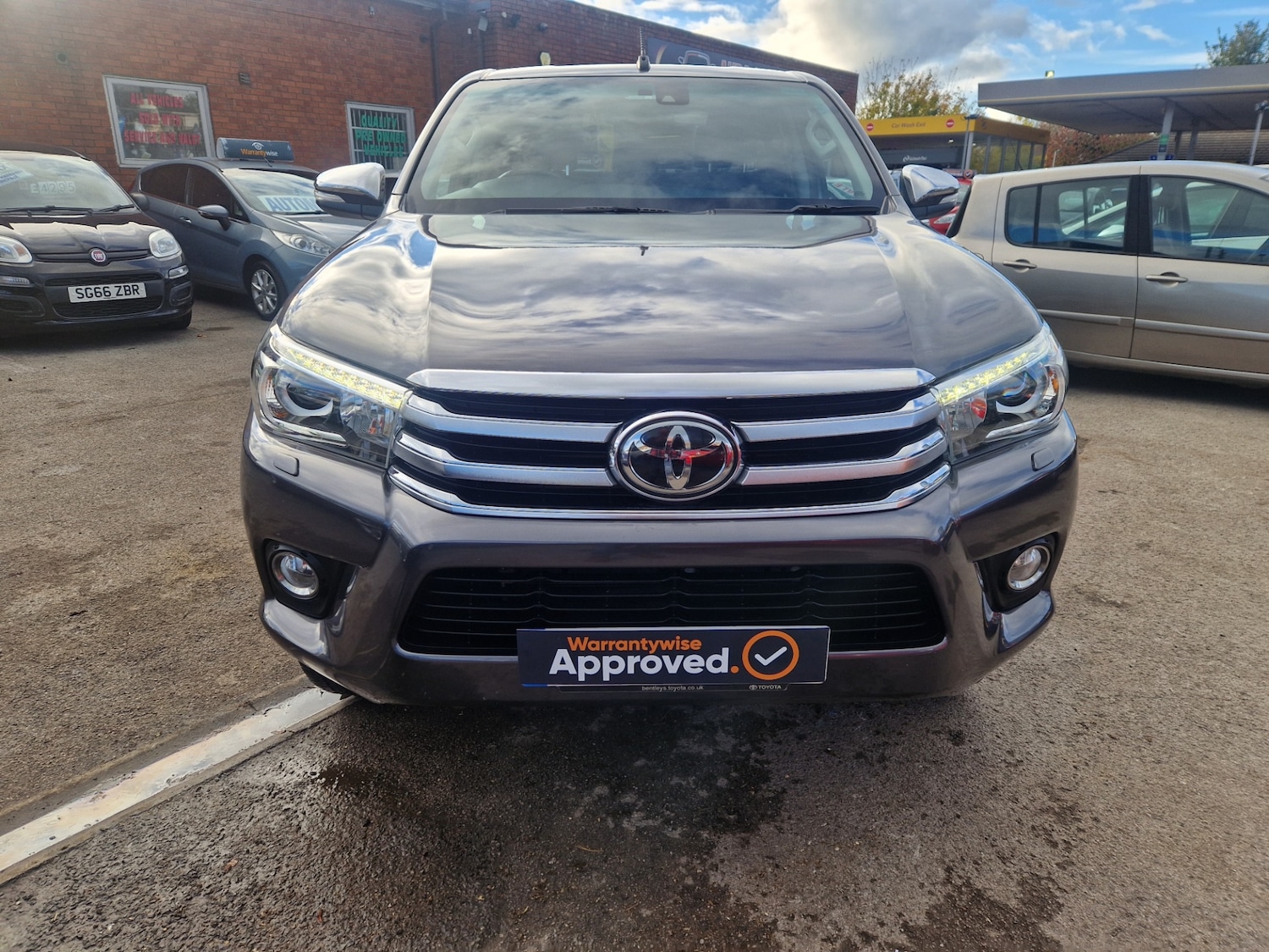 Used Toyota Hilux 2017 for sale - 76366796: Photo 2