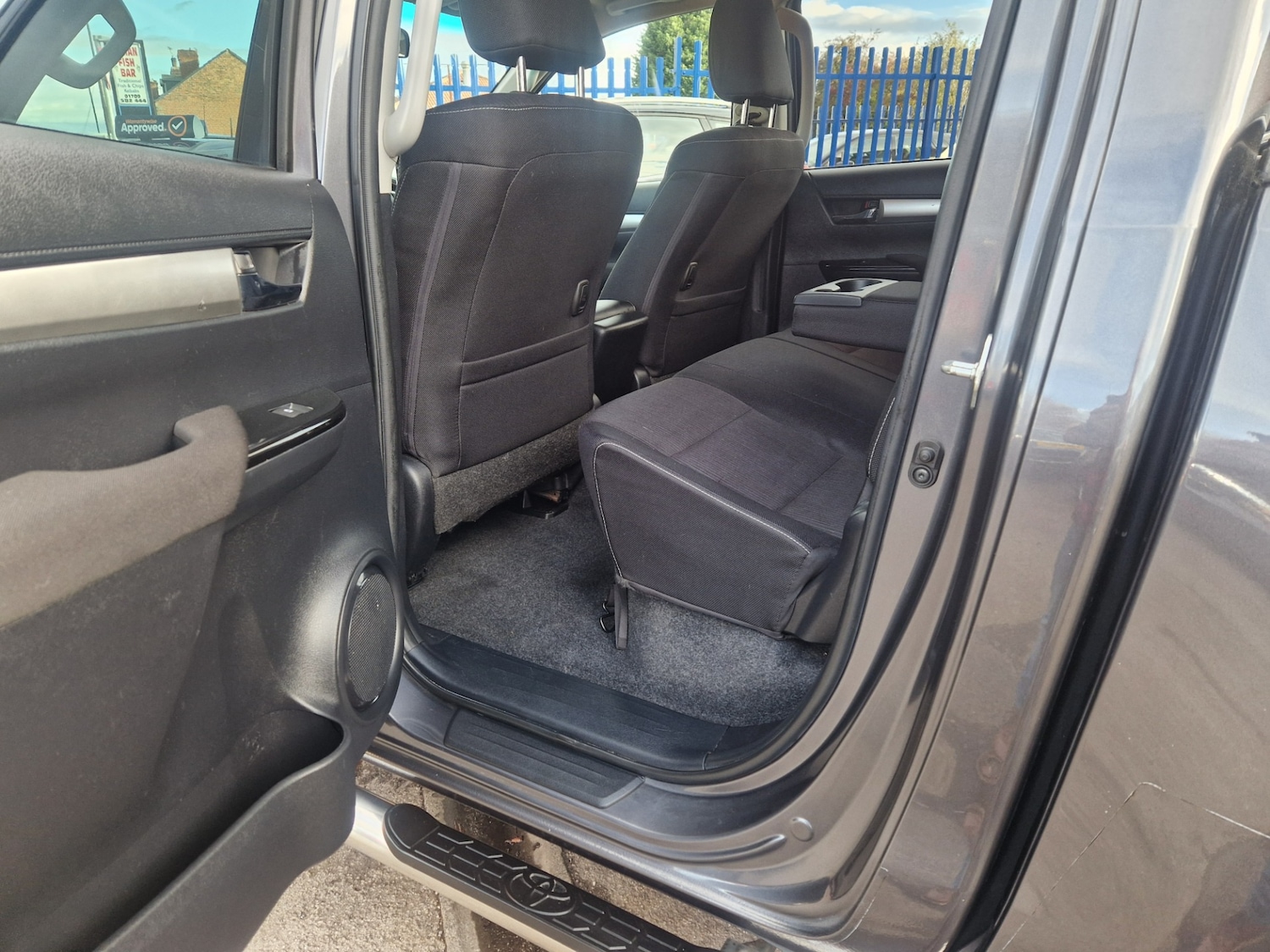 Used Toyota Hilux 2017 for sale - 76366796: Photo 23