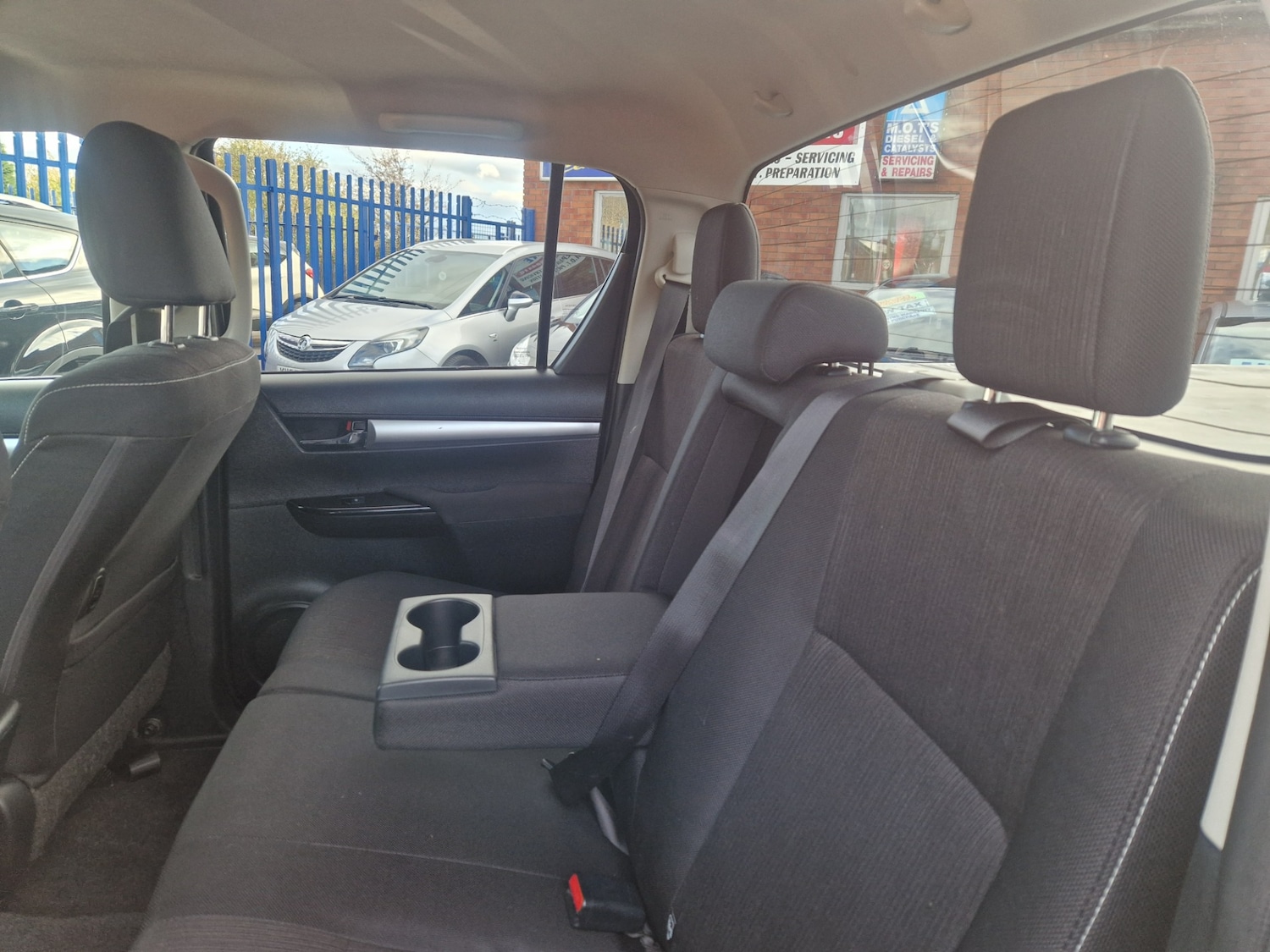 Used Toyota Hilux 2017 for sale - 76366796: Photo 25