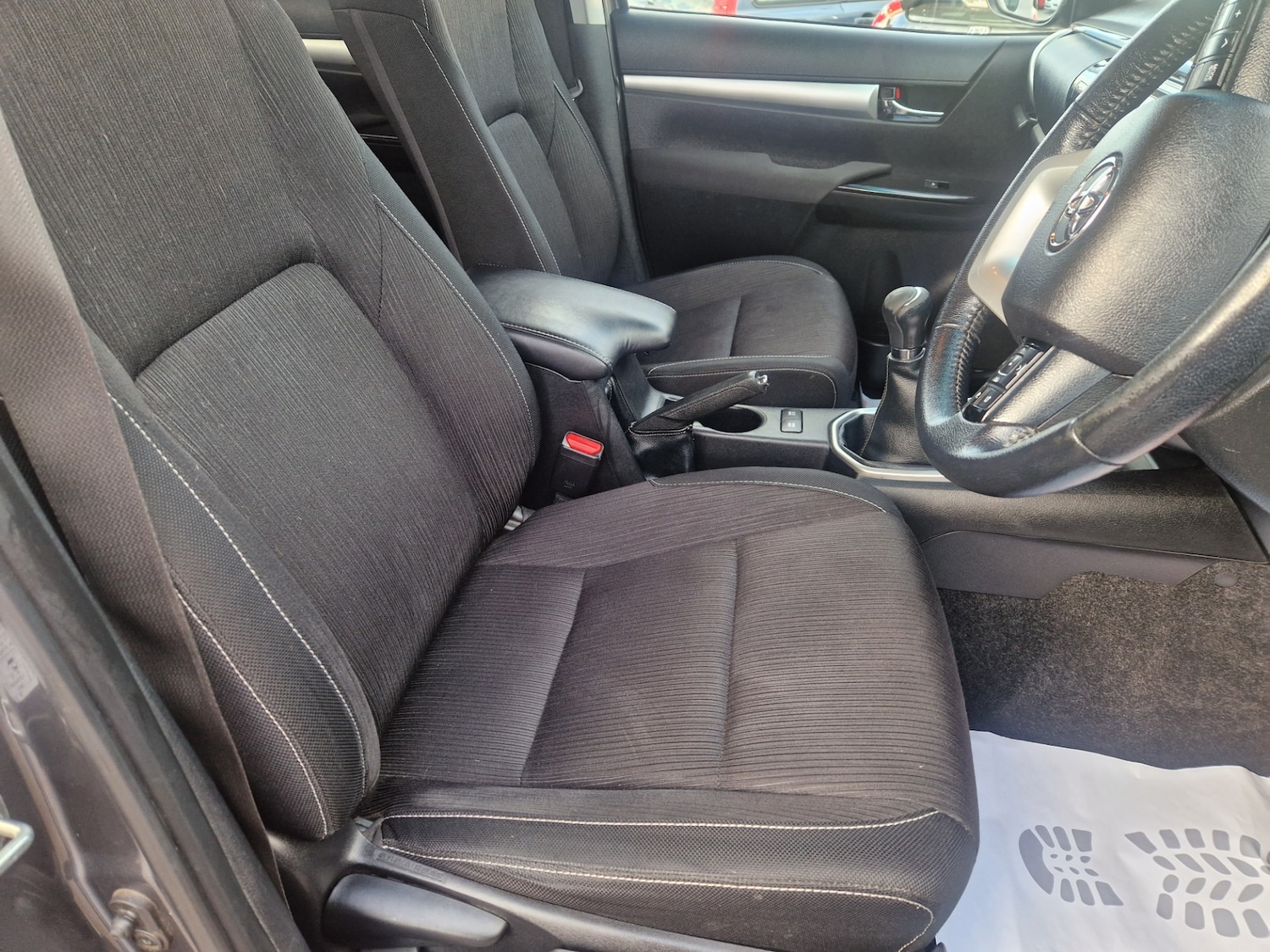 Used Toyota Hilux 2017 for sale - 76366796: Photo 34