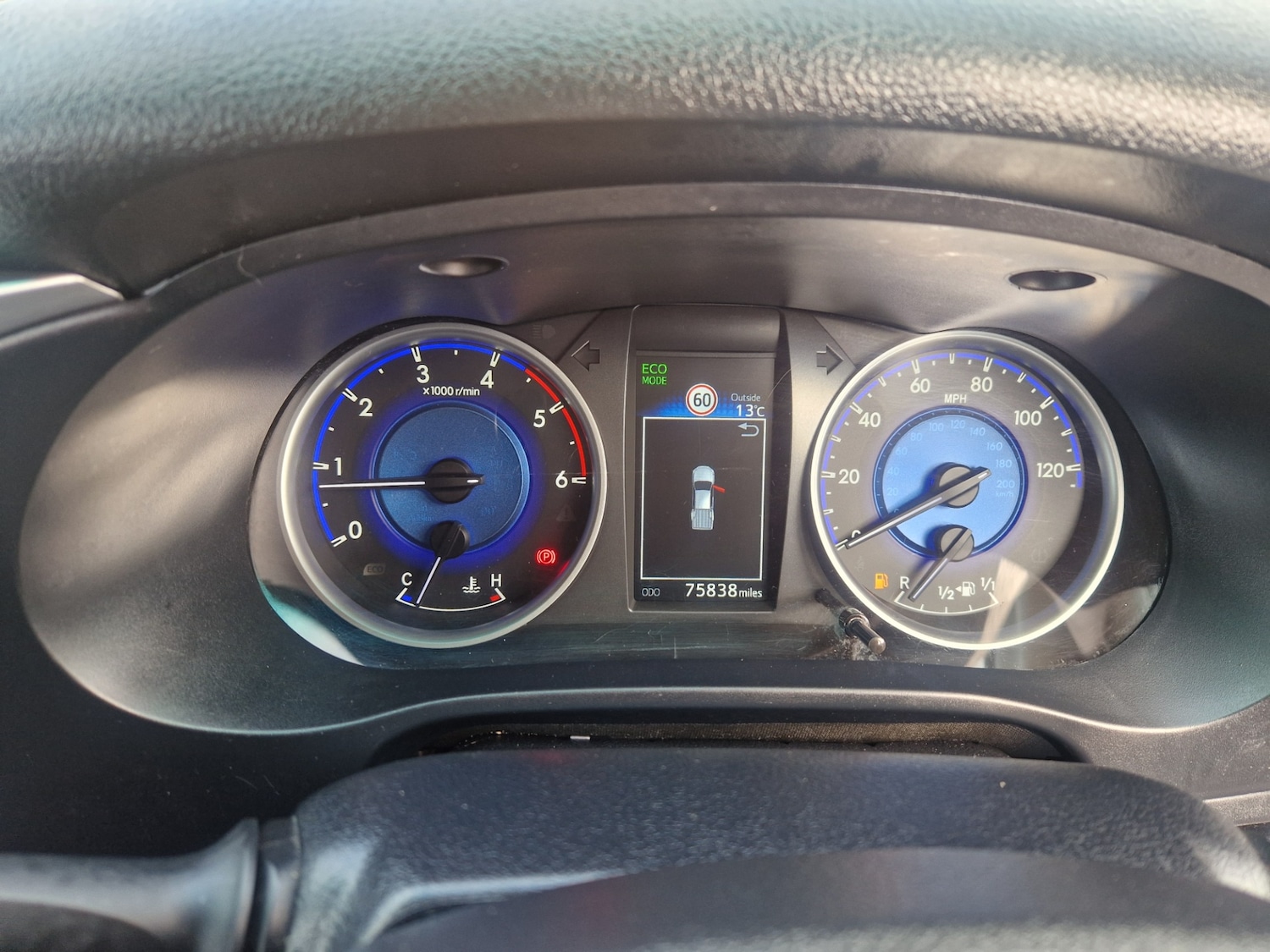 Used Toyota Hilux 2017 for sale - 76366796: Photo 35