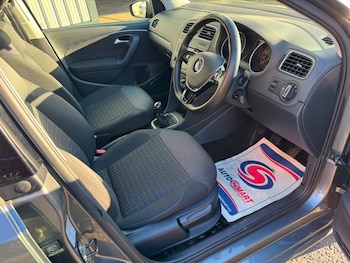 Used Volkswagen Polo 2015 for sale - 76618330: Photo