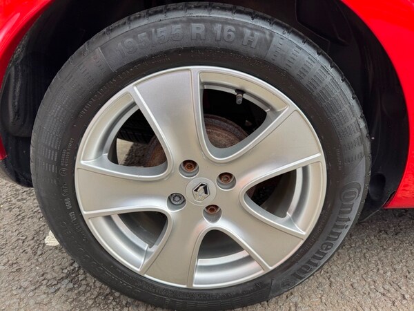 Used Renault Clio 2015 for sale - 76304501: Photo 16