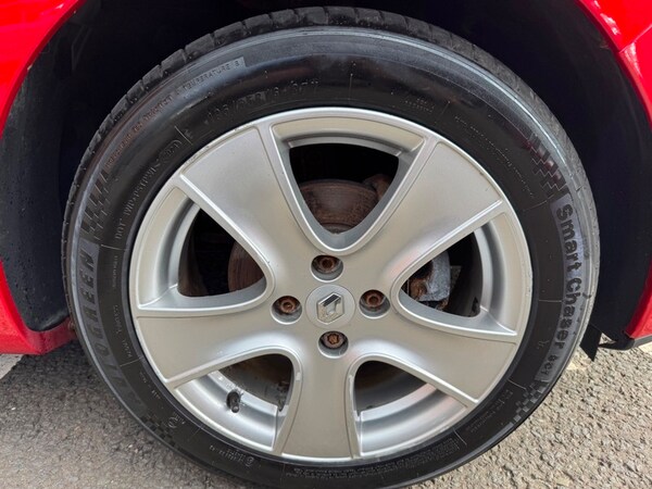 Used Renault Clio 2015 for sale - 76304501: Photo 17