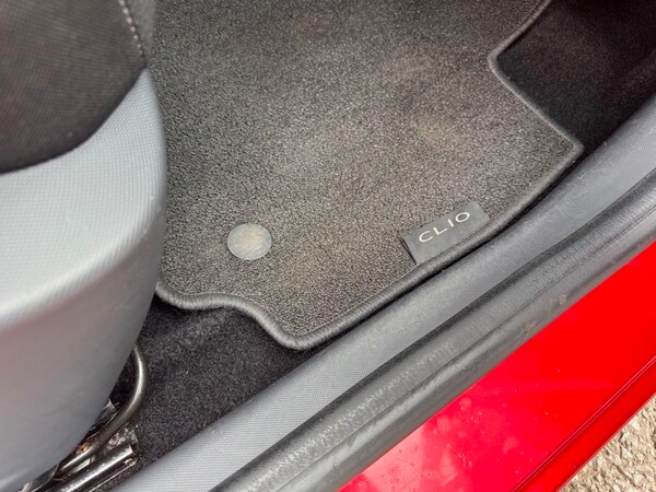 Used Renault Clio 2015 for sale - 76304501: Photo 24