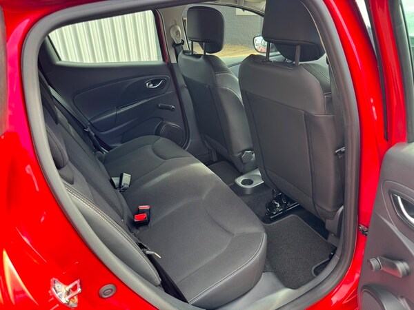 Used Renault Clio 2015 for sale - 76304501: Photo 26