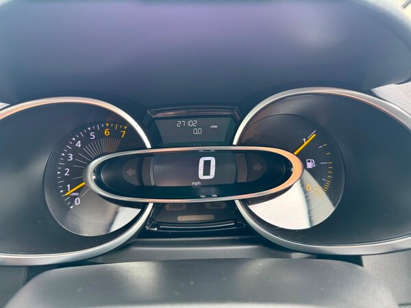 Used Renault Clio 2015 for sale - 76304501: Photo 42