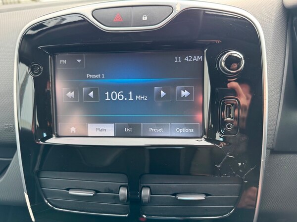 Used Renault Clio 2015 for sale - 76304501: Photo 43