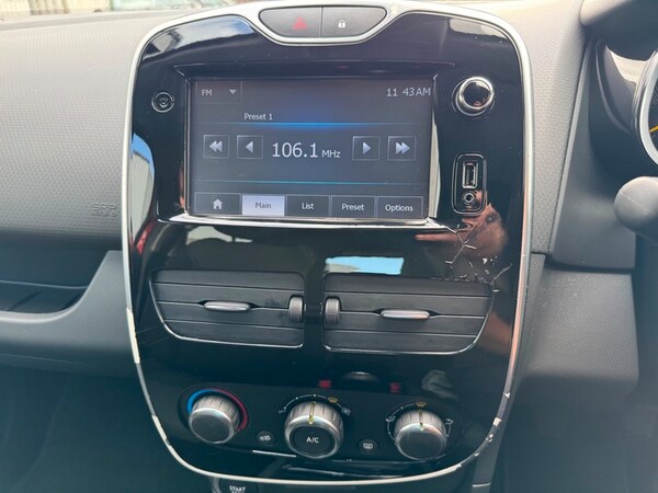 Used Renault Clio 2015 for sale - 76304501: Photo 46